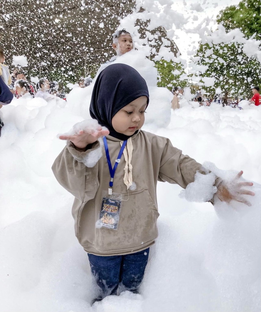 people enjoying a foam party from Great Lakes Foam outdoor entertainment